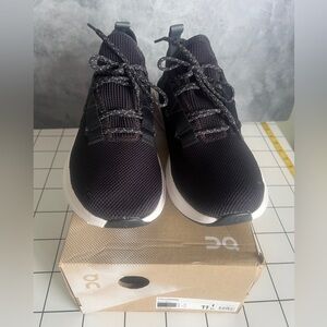 ON Cloudeasy Unisex Black and Graphite Sneakers Size 11 NWT